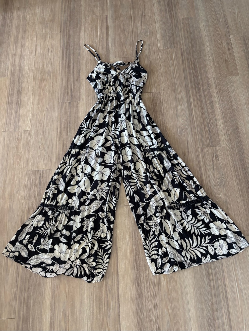 Angie Jumpsuit Culottes Wide Leg Crop Floral Black White Sleeveless Women L Boho